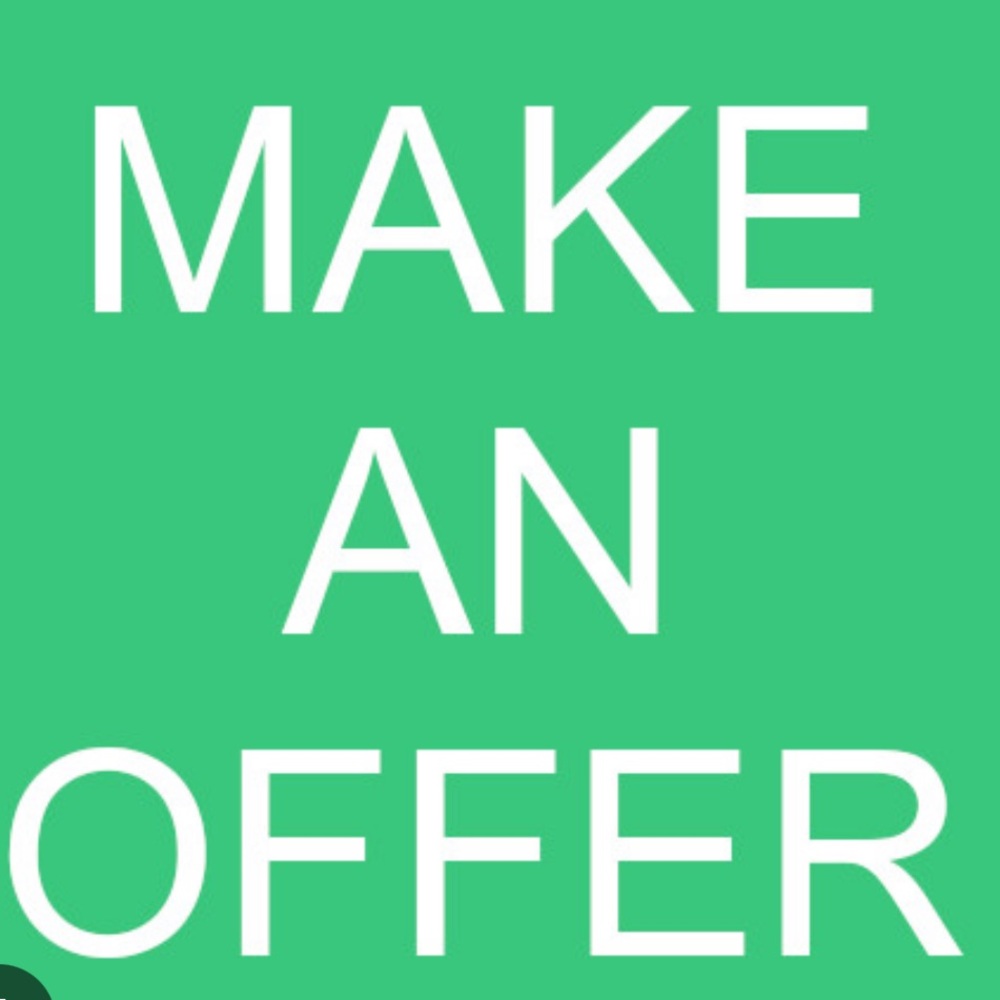 Hi! Welcome to my closet!!